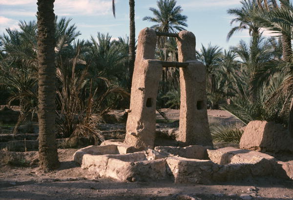 A well, Mz''ab valley (photo)  van 