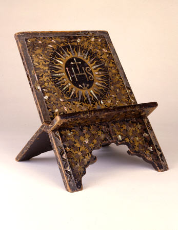 A Rare And Important Momoyama Period Christian Folding Missal Stand van 
