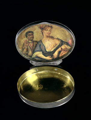 A snuff box, with inner picture of a mistress and her black servant, London, c.1740 (silver) van 