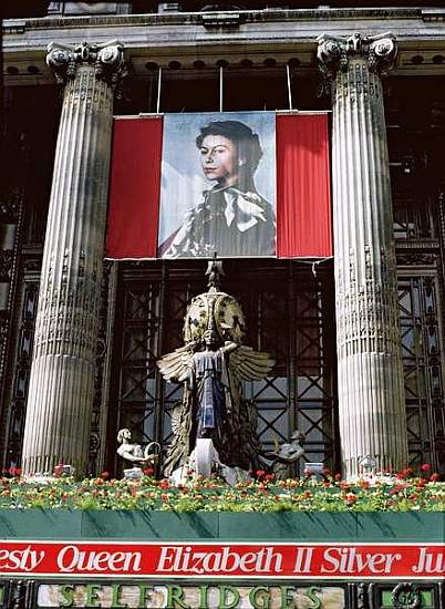 Banner celebrating Queen Elizabeth IIs Silver Jubilee in 1977 van 