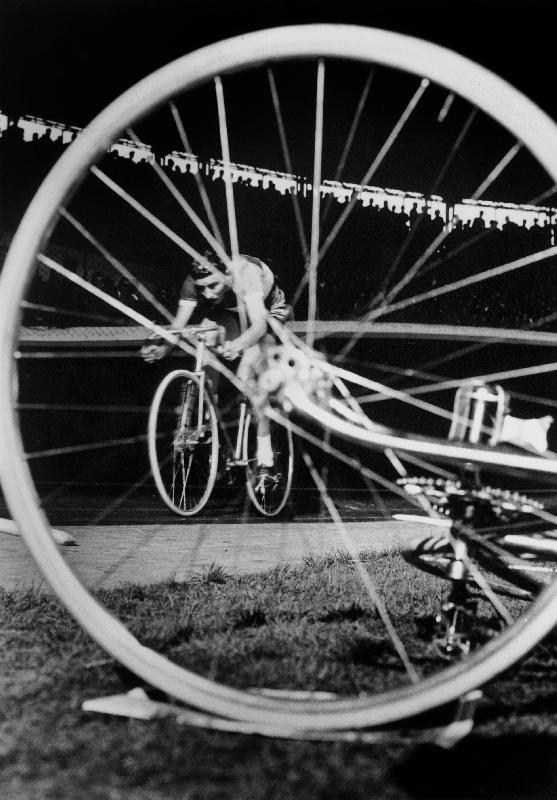 cyclist Jacques Anquetil failed in the attempt of breaking world record van 