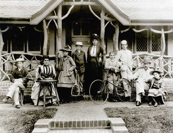 Family Group, c.1900 (b/w photo)  van 