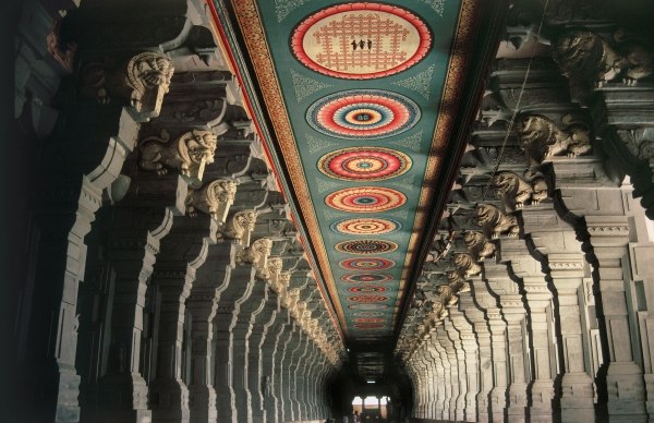 Fifteenth-century Ramanathswamy temple magnificent seventeenth-century corridors largest pillars cei van 