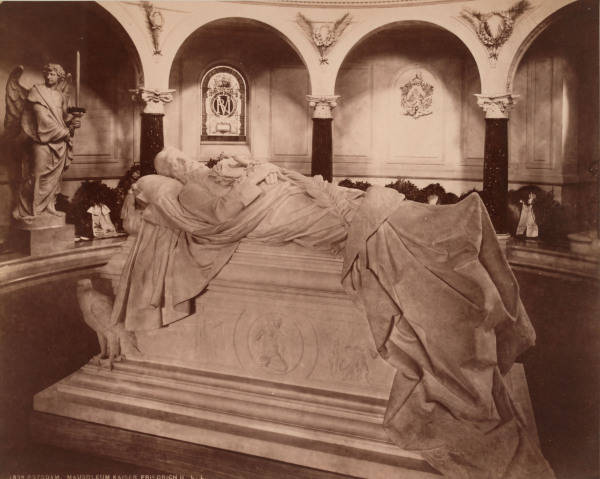 Friedrich III. Sarkophag / Foto Levy van 