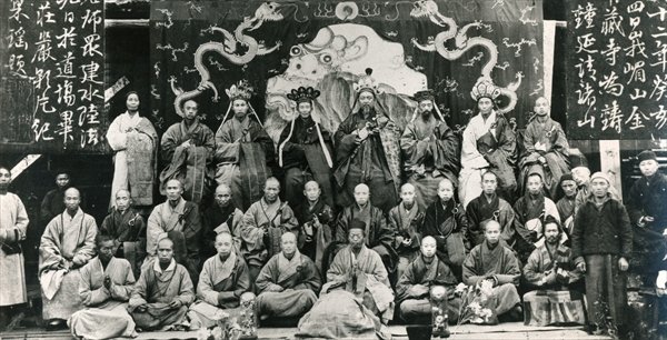 Meeting of Buddhist Monastery Superiors in China, late nineteenth century (b/w photo)  van 