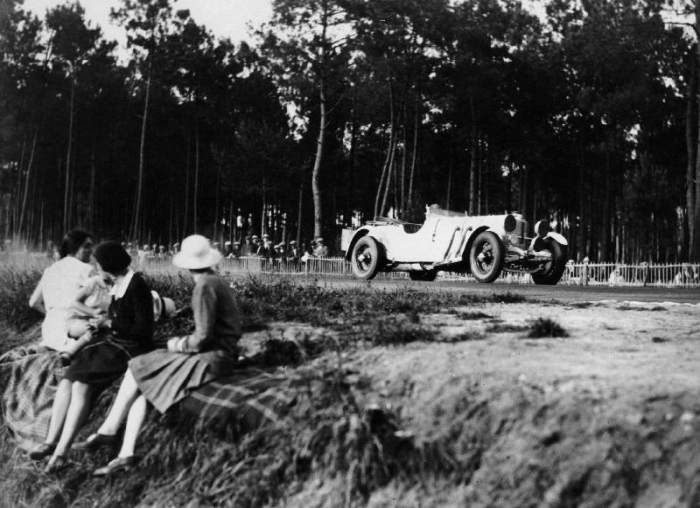 Mercedes-Benz SS in action at the Le Mans 24 Hours, France.Women spectators watch the car of Rudolf  van 