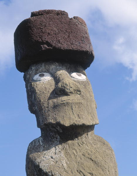 Monolithic statue on Ahu Ko Te Riku, c.1000-1600 (photo)  van 
