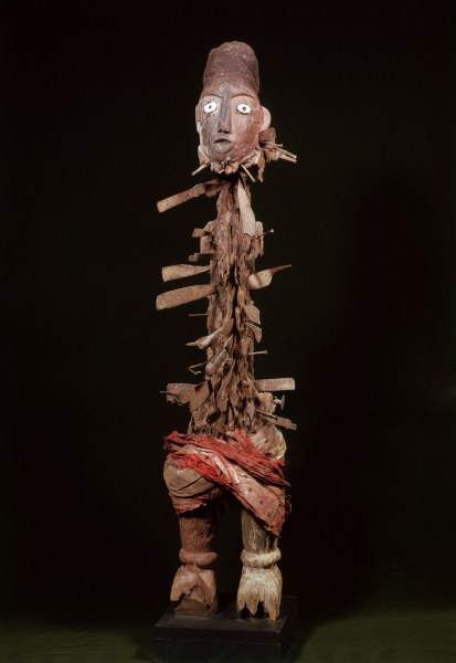 Nkisi Figure, Kongo / Wood. van 