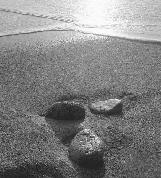 Pebbles on sand, Porbandar (b/w photo)  van 