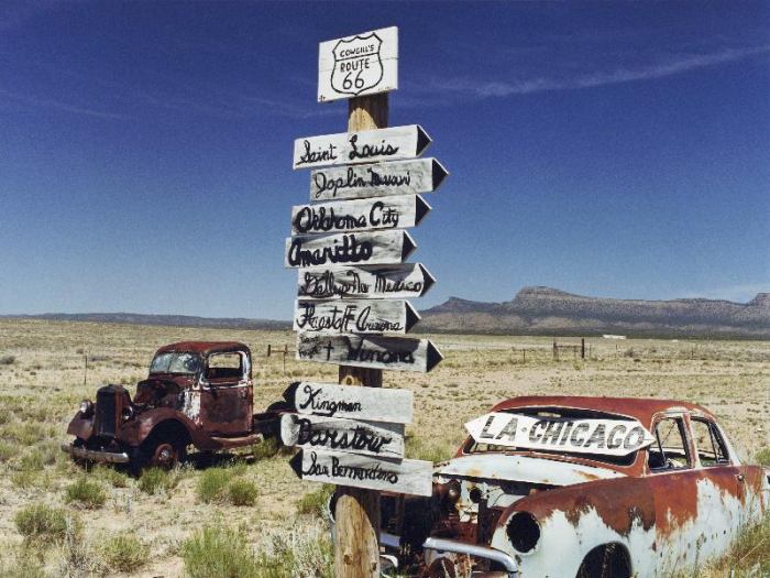 Route 66 which cross United States from Los Angeles to Chicago van 