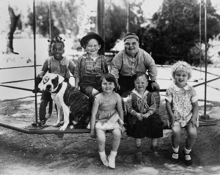 Series THE LITTLE RASCALS/OUR GANG COMEDIES with Petey, Farina Hoskins, Mary Anne Jackson, Joe Cobb, van 