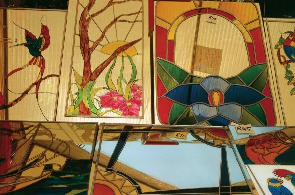 Stained glass pictures at weekly open-air market (photo)  van 