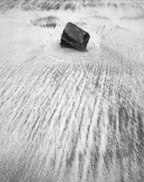 Stone on sand, Porbandar (b/w photo)  van 