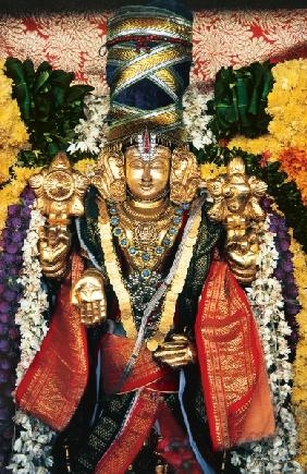 Shreenivas Perumal lord Vishnu during Masimagham festival at Pondicherry Union Territory (photo) 