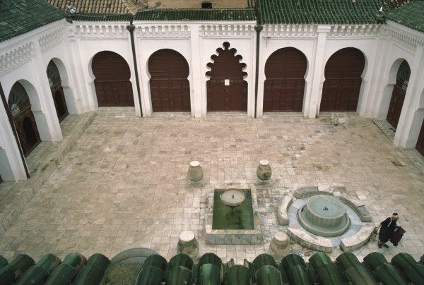 The big Mosque, courtyard (photo)  van 