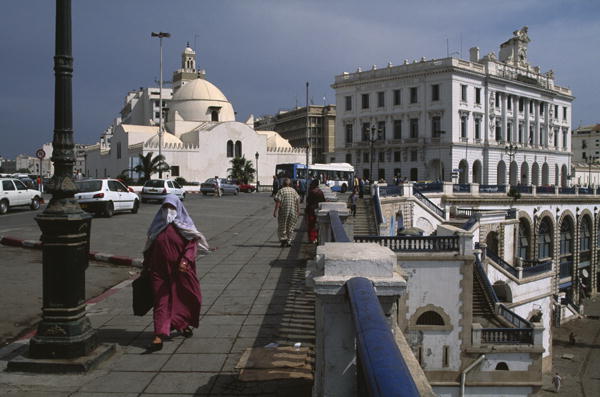 The mosque Djama Djedid on the port (photo)  van 
