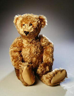 Teddy bear, from America or Europe, c.1906 (angora plush & sawdust stuffing) van 