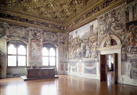 The Sala dell'Udienza designed by Benedetto (1442-97) and Giuliano (1432-90) da Maiano, with frescoe van 