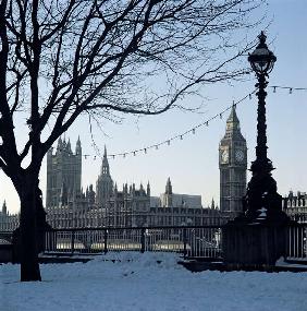 View of Westminster, from the South bank (photo) 