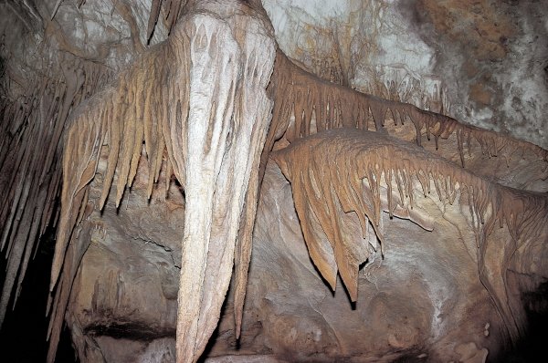 Vallorbe Cave, Near Lausanne (photo)  van 