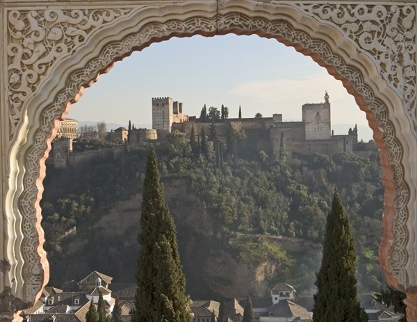 View across Albaicin to La Alhambra (photo)  van 