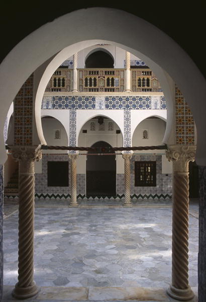 View of the courtyard interior (photo)  van 