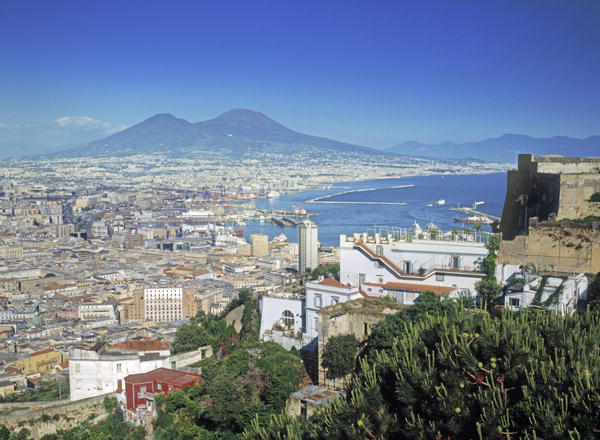 View over city and Bay of Naples (photo)  van 