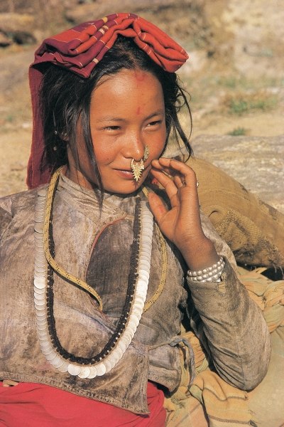 Woman typical of eastern Nepal (photo)  van 