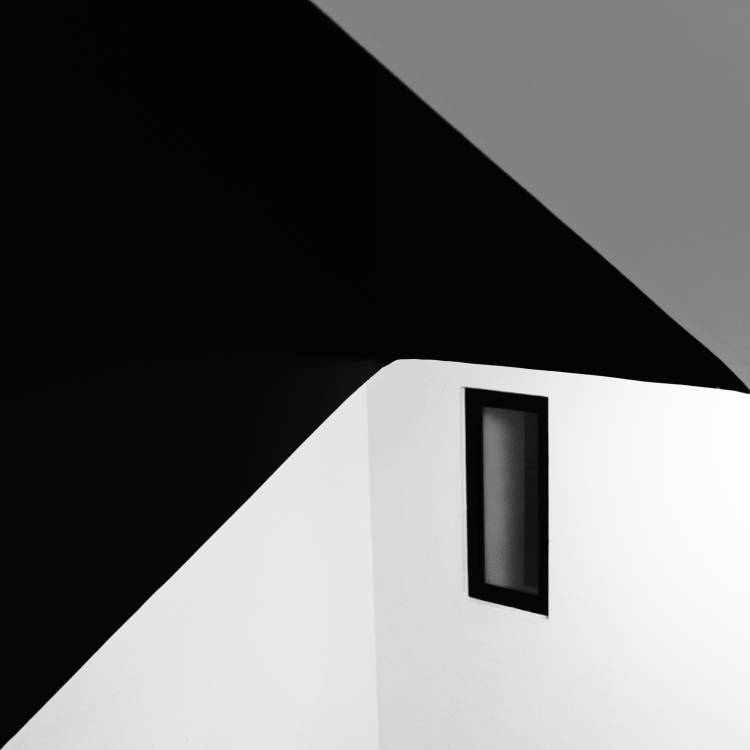 BLACK WINDOW van Olavo Azevedo