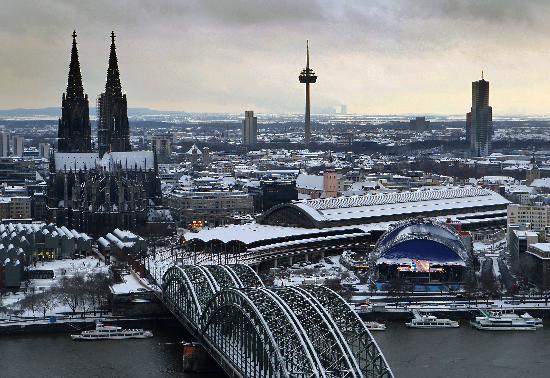 Schnee in Köln van Oliver Berg