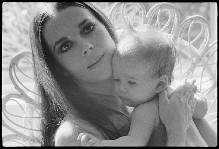 Natalie Wood with daughter