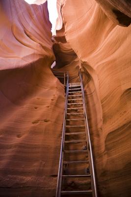 Leiter im Antelope Canyon Arizona USA van Peter Mautsch