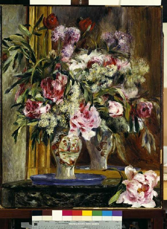 Blumenstilleben vor dem Spiegel van Pierre-Auguste Renoir