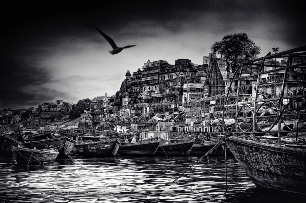 the boats of Varanasi van Piet Flour