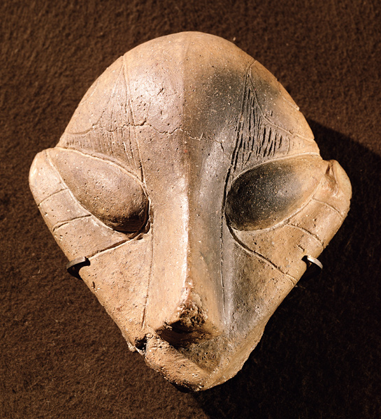 Stylised head, from Predionica, Late Vinca Culture van Prehistoric