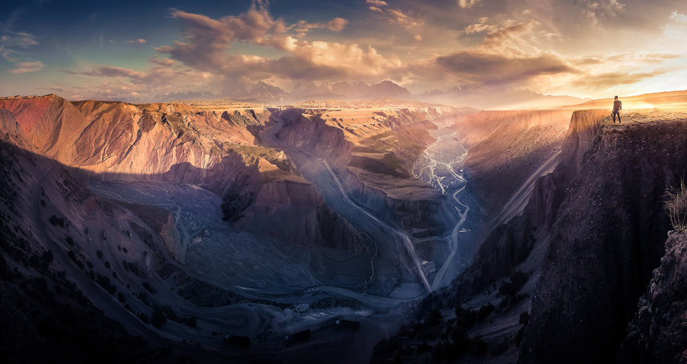 Anjihai Grand Canyon 《红山峡谷》 van qiye
