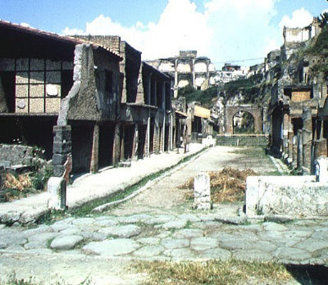 View of the Decumanus Maximus (Main Road) (photo) van Roman 1st century AD