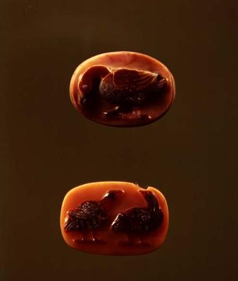 Two cameos of birds (polychrome agate and onyx) van Roman 1st century BC