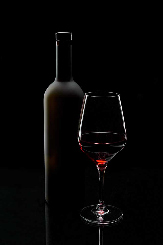 Red wine van Sergei Smirnov