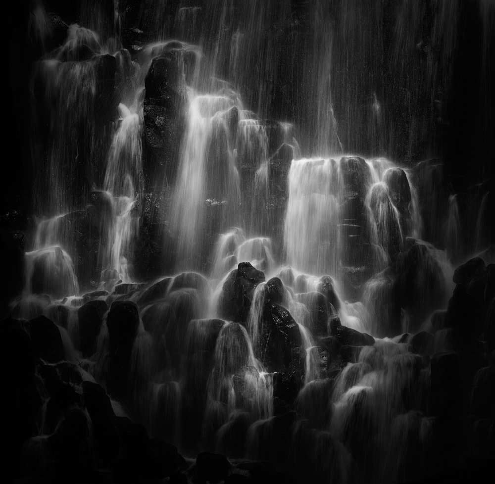 The veiled beings --- Ramona Falls van Shenshen Dou