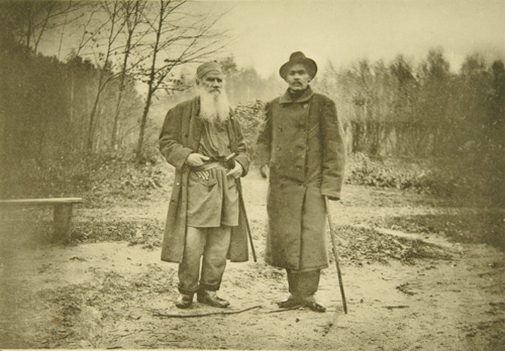 Leo Tolstoy and the author Maxim Gorky (1868-1936) van Sophia Andreevna Tolstaya