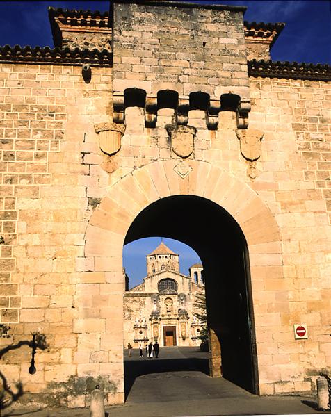 Entrance to the monastery, founded in 1151 (photo)  van Spanish School