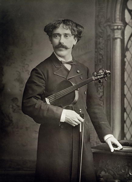 Pablo de Sarasate y Navascues (1844-1908), Spanish violinist and composer, portrait photograph (b/w  van Stanislaus Walery