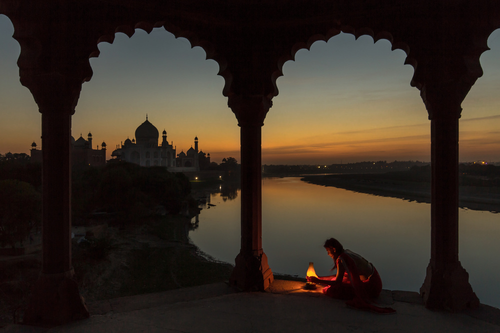 Illuminating the Taj van Thomas Siegel