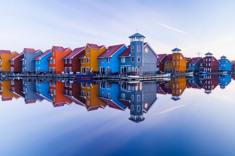 Colored homes van Ton Drijfhamer