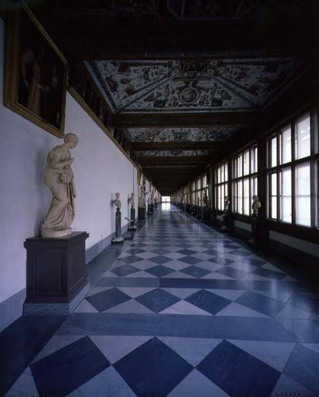View of the first corridor, designed van Vasari  and Bernardo Buontalenti