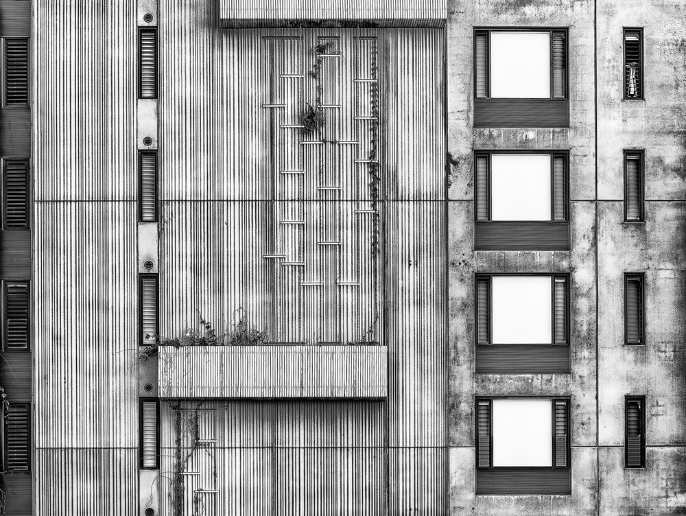 Symmetry In The City van Wayne Pearson