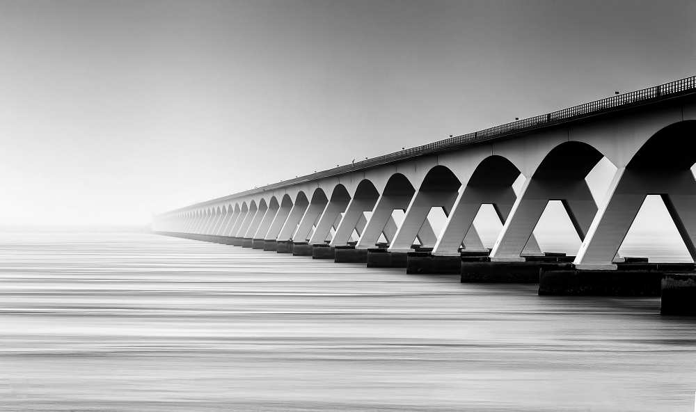 The Endless Bridge van Wim Denijs