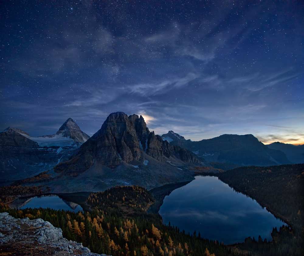 Starry Night at Mount Assiniboine - Yan Zhang van Yan Zhang