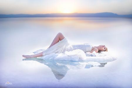 Art photography in the Dead Sea